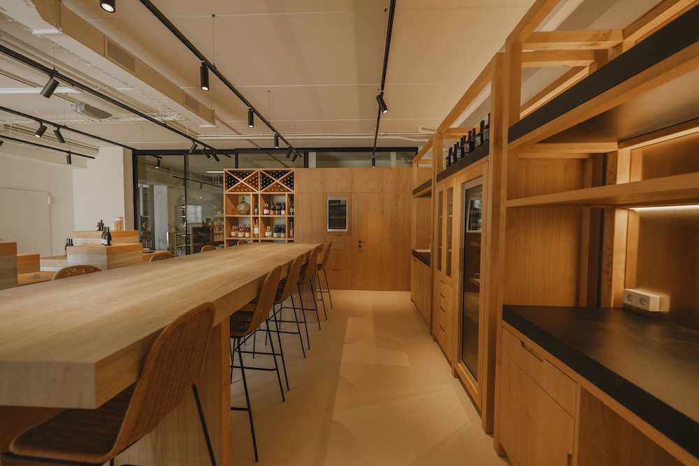 Detailaufnahme einer Weinflasche Can Axartell